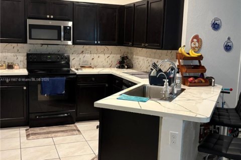 Снять в аренду виллу или дом в Майами, Флорида 4 спальни, № 1836685 - фото 6