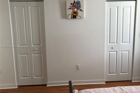 Снять в аренду виллу или дом в Майами, Флорида 4 спальни, № 1836685 - фото 14