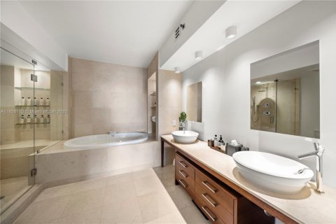 Купить кондоминиум в Майами-Бич, Флорида 2 спальни, 162.58м2, № 1983169 - фото 28