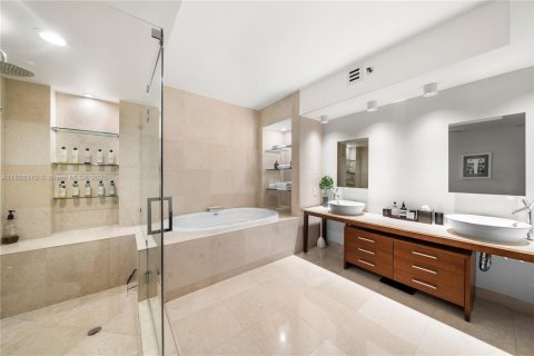 Купить кондоминиум в Майами-Бич, Флорида 2 спальни, 162.58м2, № 1983169 - фото 30