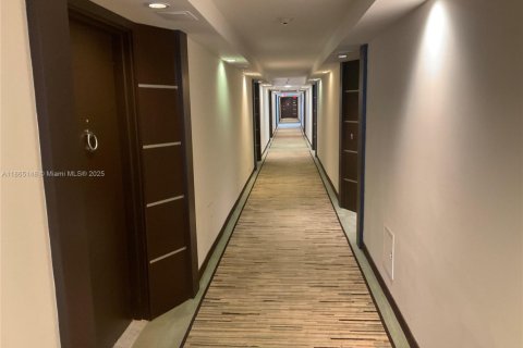 Copropriété à louer à Miami Beach, Floride: 2 chambres, 120.4 m2 № 1897207 - photo 27