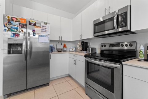 Townhouse in Miami Gardens, Florida 3 bedrooms, 124.86 sq.m. № 1957792 - photo 19