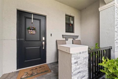 Townhouse in Miami Gardens, Florida 3 bedrooms, 124.86 sq.m. № 1957792 - photo 5
