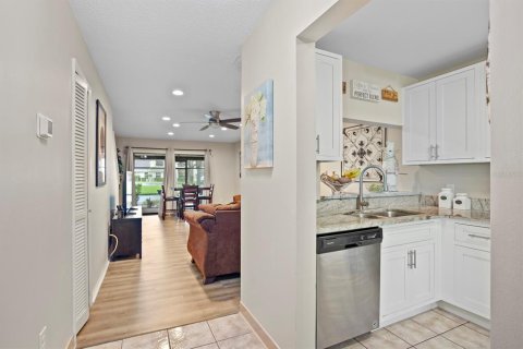 Copropriété à vendre à Tampa, Floride: 2 chambres, 104.14 m2 № 1918397 - photo 3
