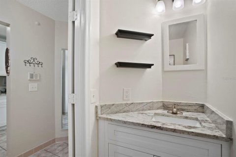 Copropriété à vendre à Tampa, Floride: 2 chambres, 104.14 m2 № 1918397 - photo 7