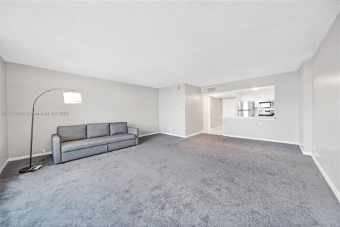 Condominio en venta en Miami Beach, Florida, 55.74 m2 № 1466731 - foto 11