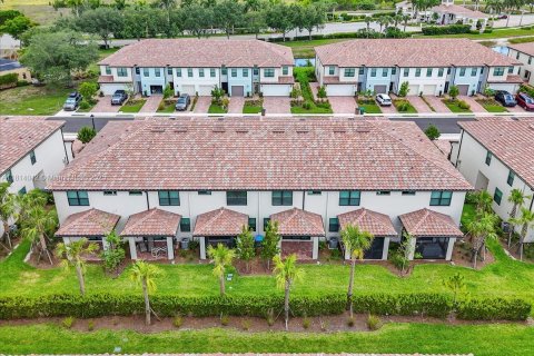 Townhouse in Cape Coral, Florida 3 bedrooms № 1958143 - photo 7