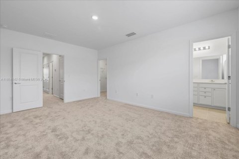 Townhouse in Cape Coral, Florida 3 bedrooms № 1958143 - photo 29