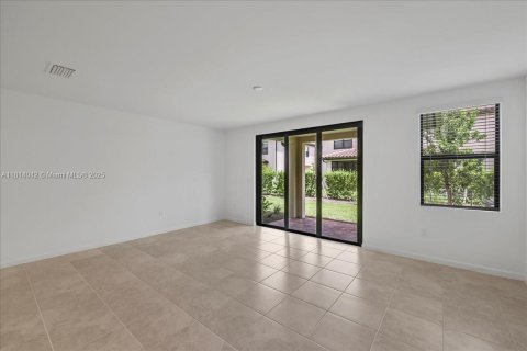 Townhouse in Cape Coral, Florida 3 bedrooms № 1958143 - photo 20