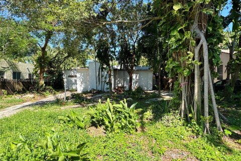 House in Biscayne Park, Florida 2 bedrooms, 91.14 sq.m. № 1965298 - photo 4