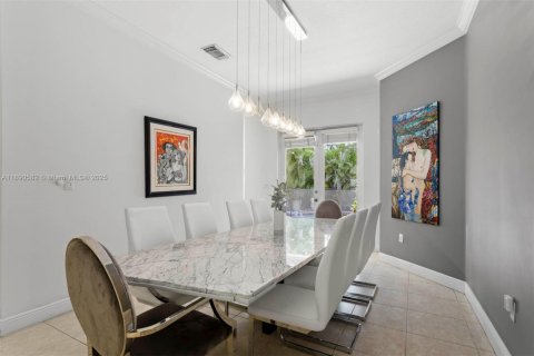 Casa en alquiler en Miami, Florida, 4 dormitorios, 191.19 m2 № 1944481 - foto 6