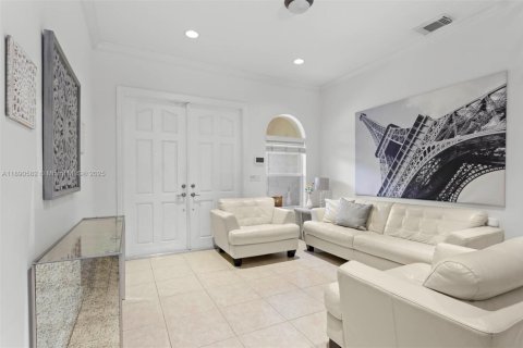 Casa en alquiler en Miami, Florida, 4 dormitorios, 191.19 m2 № 1944481 - foto 4