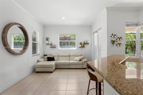 Casa en alquiler en Miami, Florida, 4 dormitorios, 191.19 m2 № 1944481 - foto 13