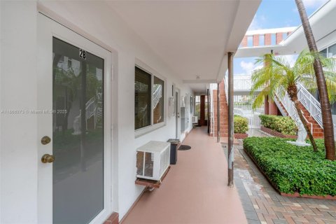 Condominio en Miami Beach, Florida, 1 dormitorio  № 2035784