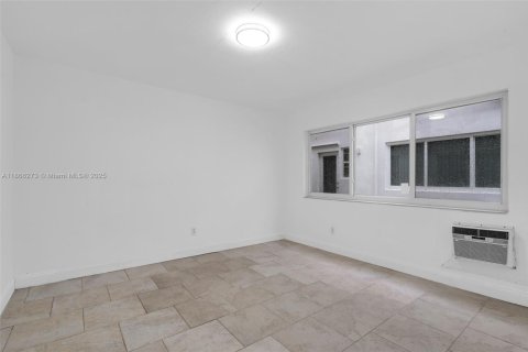 Condominio en venta en Miami Beach, Florida, 1 dormitorio, 58.9 m2 № 2035784 - foto 10