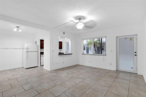 Condominio en venta en Miami Beach, Florida, 1 dormitorio, 58.9 m2 № 2035784 - foto 3