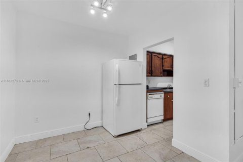 Condominio en venta en Miami Beach, Florida, 1 dormitorio, 58.9 m2 № 2035784 - foto 6