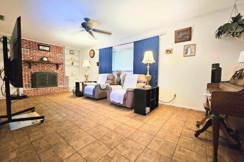 House in Dade City, Florida 3 bedrooms, 128.48 sq.m. № 1816230 - photo 6