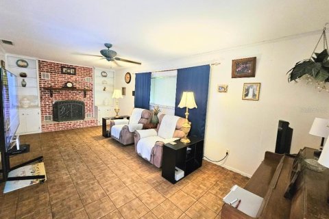 House in Dade City, Florida 3 bedrooms, 128.48 sq.m. № 1816230 - photo 9