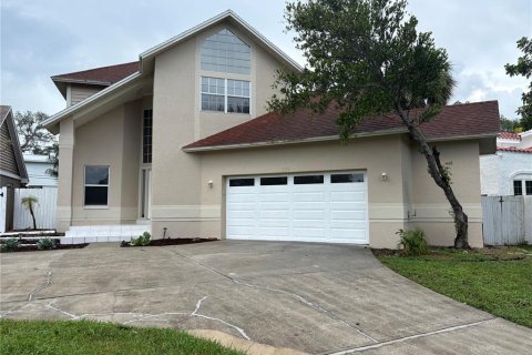 House in Seminole, Florida 3 bedrooms, 243.78 sq.m. № 2321668