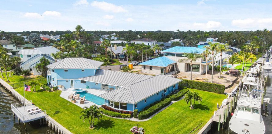 House in Hobe Sound, Florida 4 bedrooms, 307.23 sq.m. № 1161896