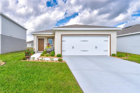 House in Haines City, Florida 3 bedrooms, 137.5 sq.m. № 2092778