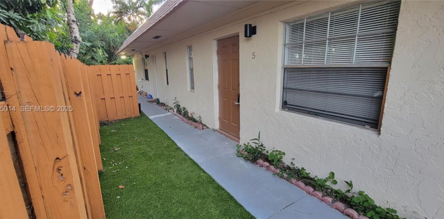 Villa ou maison à Dania Beach, Floride 1 chambre, 66.7 m2 № 1993274