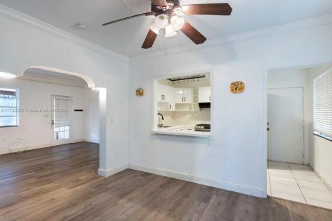 Copropriété à louer à Miami Beach, Floride: 2 chambres, 91.97 m2 № 1860558 - photo 4