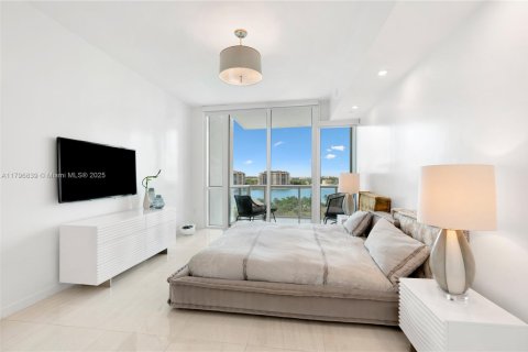 Condo in Miami Beach, Florida, 1 bedroom  № 1737897 - photo 10