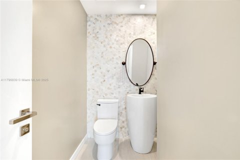 Condo in Miami Beach, Florida, 1 bedroom  № 1737897 - photo 9