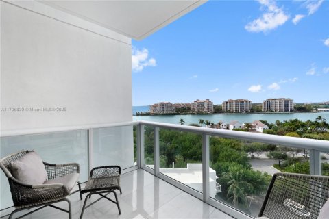 Condo in Miami Beach, Florida, 1 bedroom  № 1737897 - photo 13