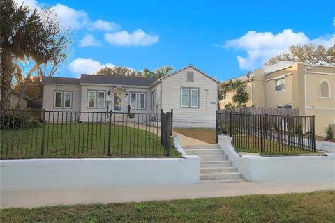 House in Daytona Beach, Florida 3 bedrooms, 101.26 sq.m. № 2330060