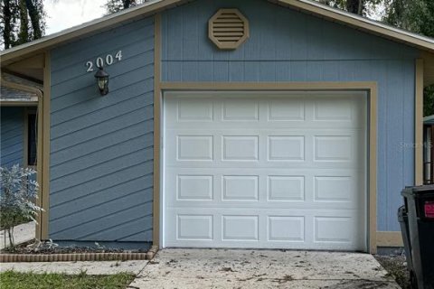 House in Gainesville, Florida 3 bedrooms, 102.19 sq.m. № 2393419