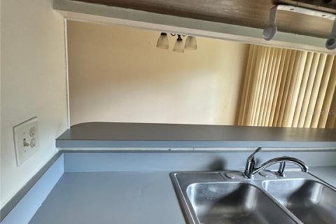 House in Gainesville, Florida 3 bedrooms, 102.19 sq.m. № 2393419 - photo 8