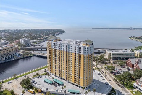Copropriété à vendre à Tampa, Floride: 2 chambres, 103.59 m2 № 1912661 - photo 1