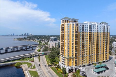 Copropriété à vendre à Tampa, Floride: 2 chambres, 103.59 m2 № 1912661 - photo 2