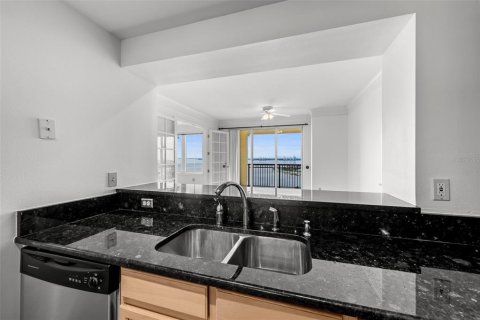 Copropriété à vendre à Tampa, Floride: 2 chambres, 103.59 m2 № 1912661 - photo 12