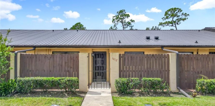 House in Winter Haven, Florida 2 bedrooms, 105.82 sq.m. № 1905971