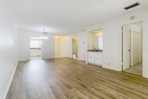 House in Winter Haven, Florida 2 bedrooms, 105.82 sq.m. № 1905971 - photo 11