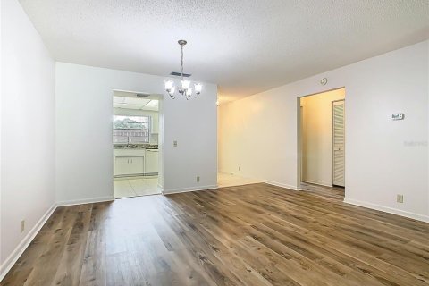 House in Winter Haven, Florida 2 bedrooms, 105.82 sq.m. № 1905971 - photo 12