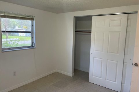 Immobilier commercial à vendre à New Port Richey, Floride: 4 chambres, 161.28 m2 № 2092156 - photo 5