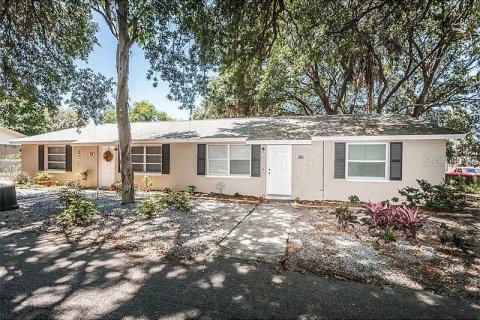 Immobilier commercial à New Port Richey, Floride 4 chambres, 161.28 m2 № 2092156