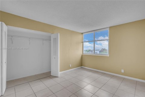 Снять в аренду кондоминиум в Майами, Флорида 3 спальни, 118.36м2, № 2068338 - фото 14