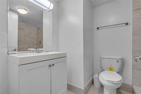 Снять в аренду кондоминиум в Майами, Флорида 3 спальни, 118.36м2, № 2068338 - фото 11