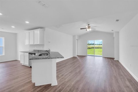 House in Palm Coast, Florida 3 bedrooms, 142.7 sq.m. № 1908198 - photo 5