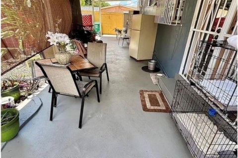 Commercial property in Miami, Florida 164.99 sq.m. № 1891950 - photo 7
