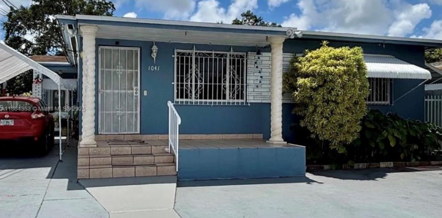 Commercial property in Miami, Florida 164.99 sq.m. № 1891950