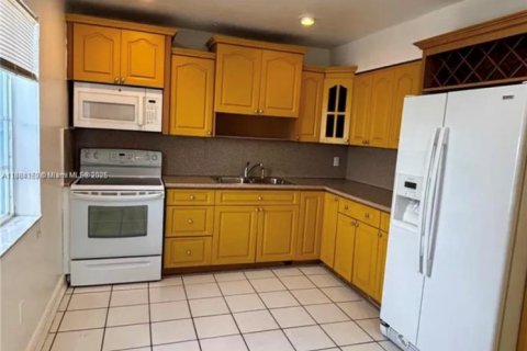 Commercial property in Miami, Florida 164.99 sq.m. № 1891950 - photo 6