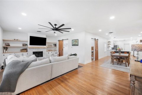 Casa en venta en Lakeland, Florida, 5 dormitorios, 308.44 m2 № 1720959 - foto 3