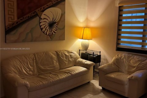 Townhouse in Pembroke Pines, Florida 2 bedrooms, 105.54 sq.m. № 1820323 - photo 27